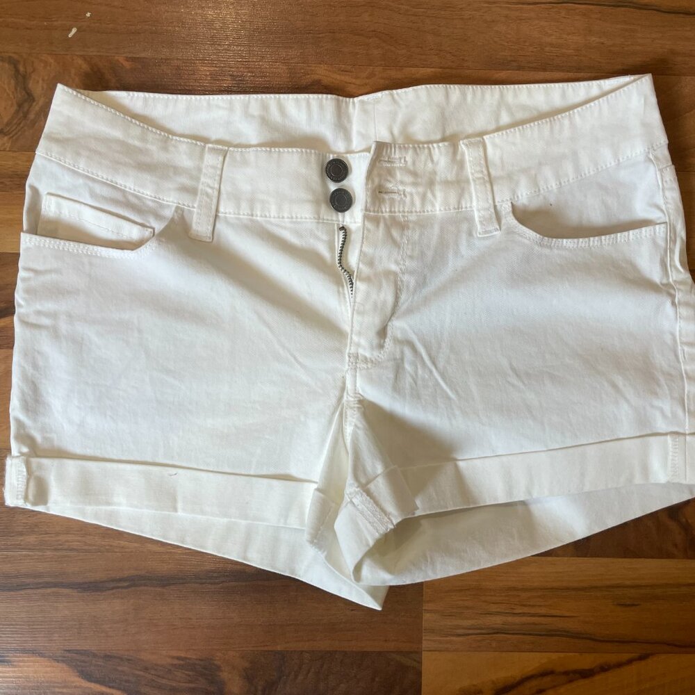 London Jean White Cuffed Shorts – Size 8 – Lightly Worn